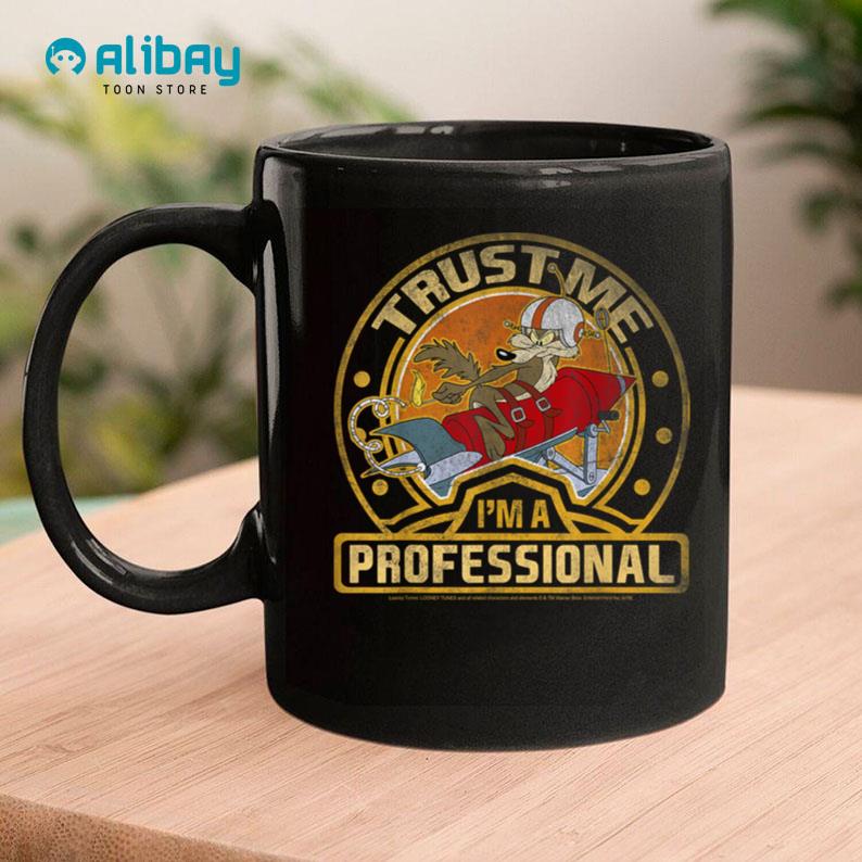 Looney Tunes Wile E. Coyote Trust Me I'm A Professional Coffee Mug